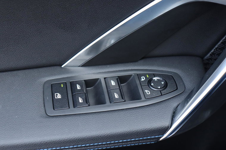 Vehicle Image 32