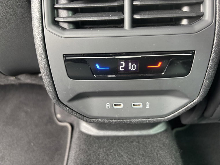Vehicle Image 29