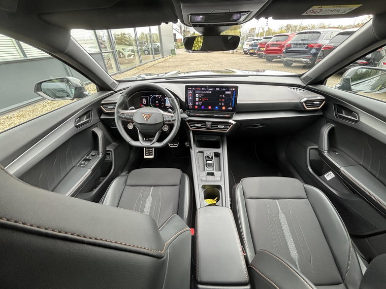 Vehicle Image 30