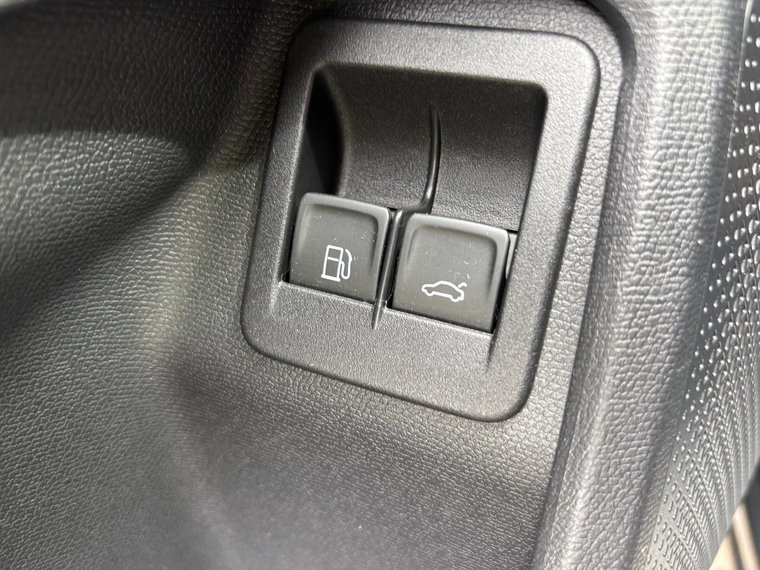 Vehicle Image 34