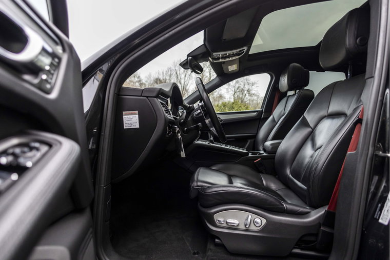 Vehicle Image 21