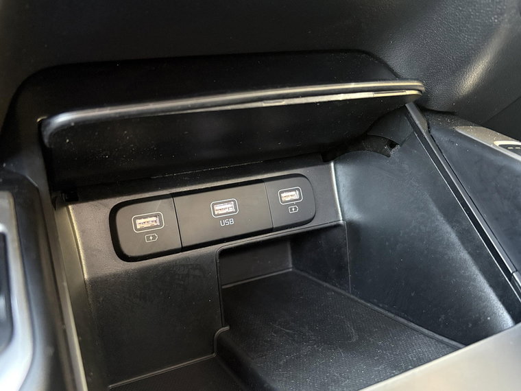 Vehicle Image 38