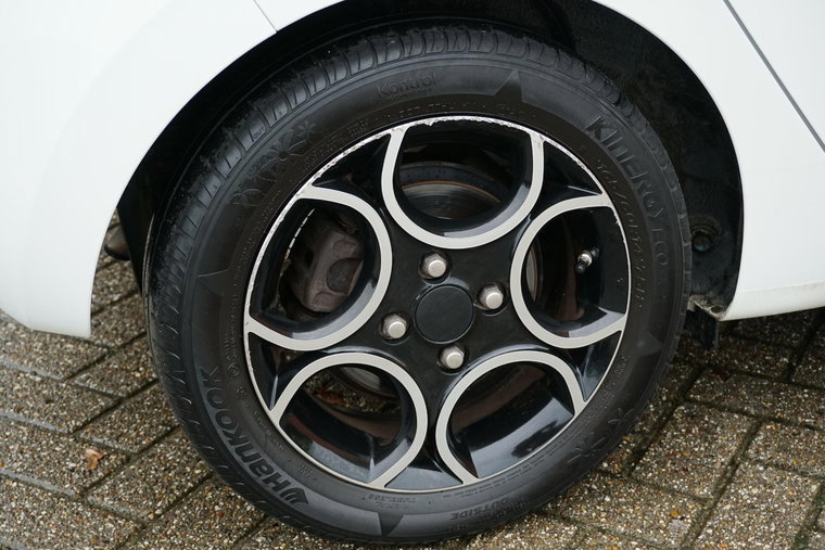 Vehicle Image 38