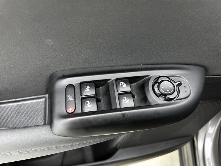 Vehicle Image 33