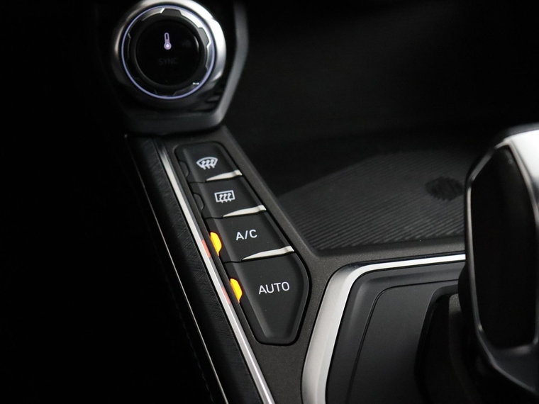 Vehicle Image 25