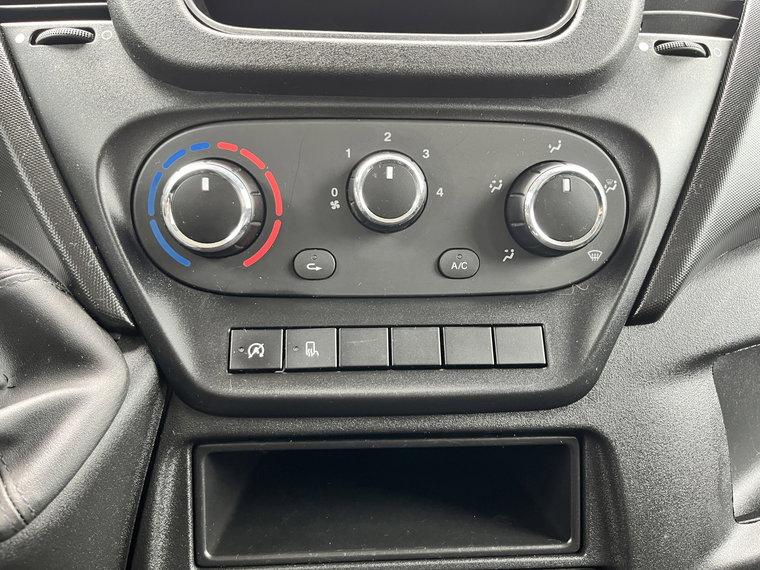 Vehicle Image 29