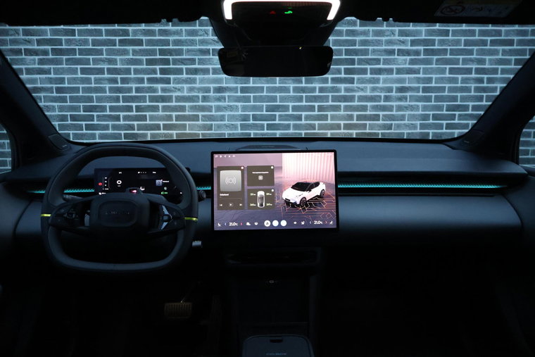 Vehicle Image 21