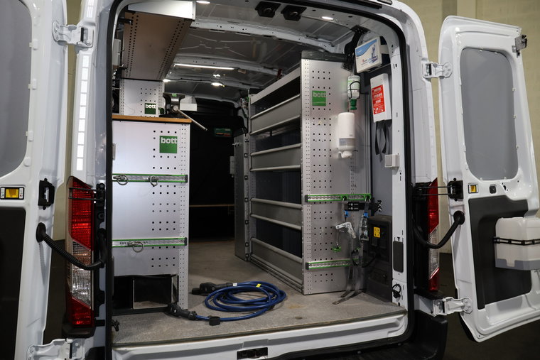 Vehicle Image 13