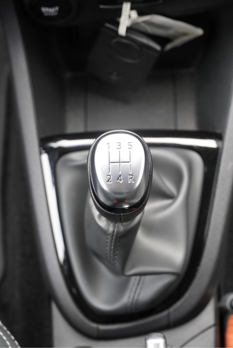 Vehicle Image 23