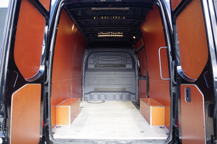 Vehicle Image 9