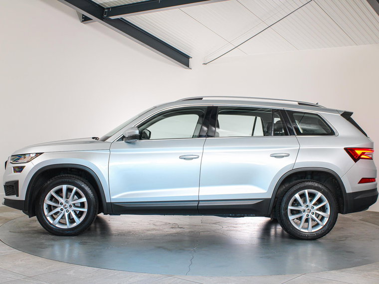 Vehicle Image 9