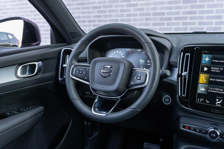 Vehicle Image 22