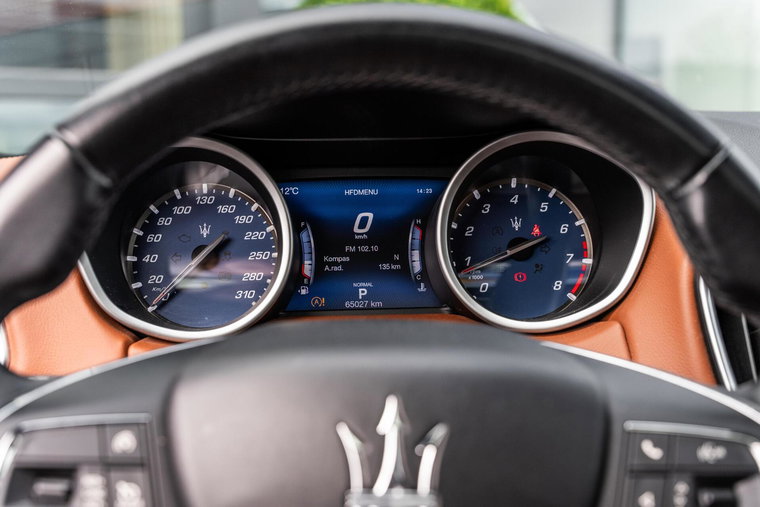 Vehicle Image 35