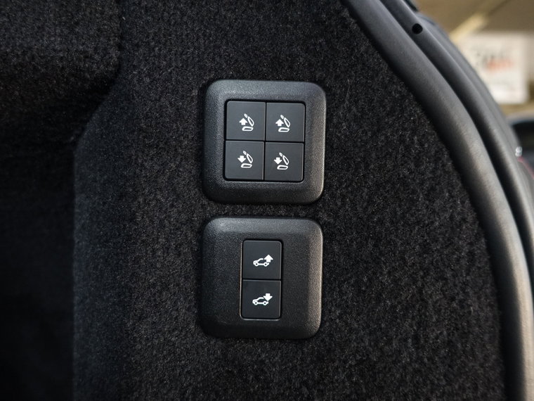 Vehicle Image 32