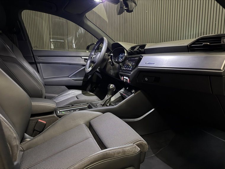 Vehicle Image 37