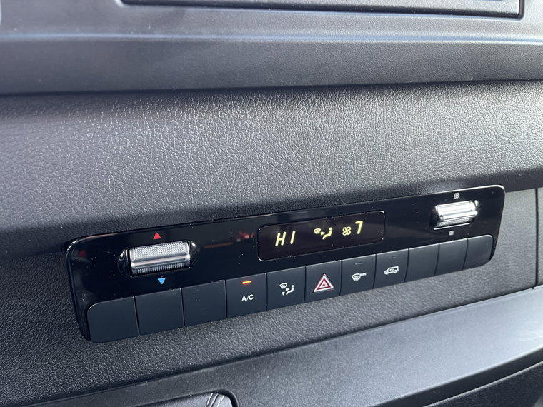 Vehicle Image 26