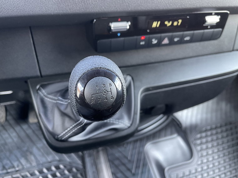 Vehicle Image 27