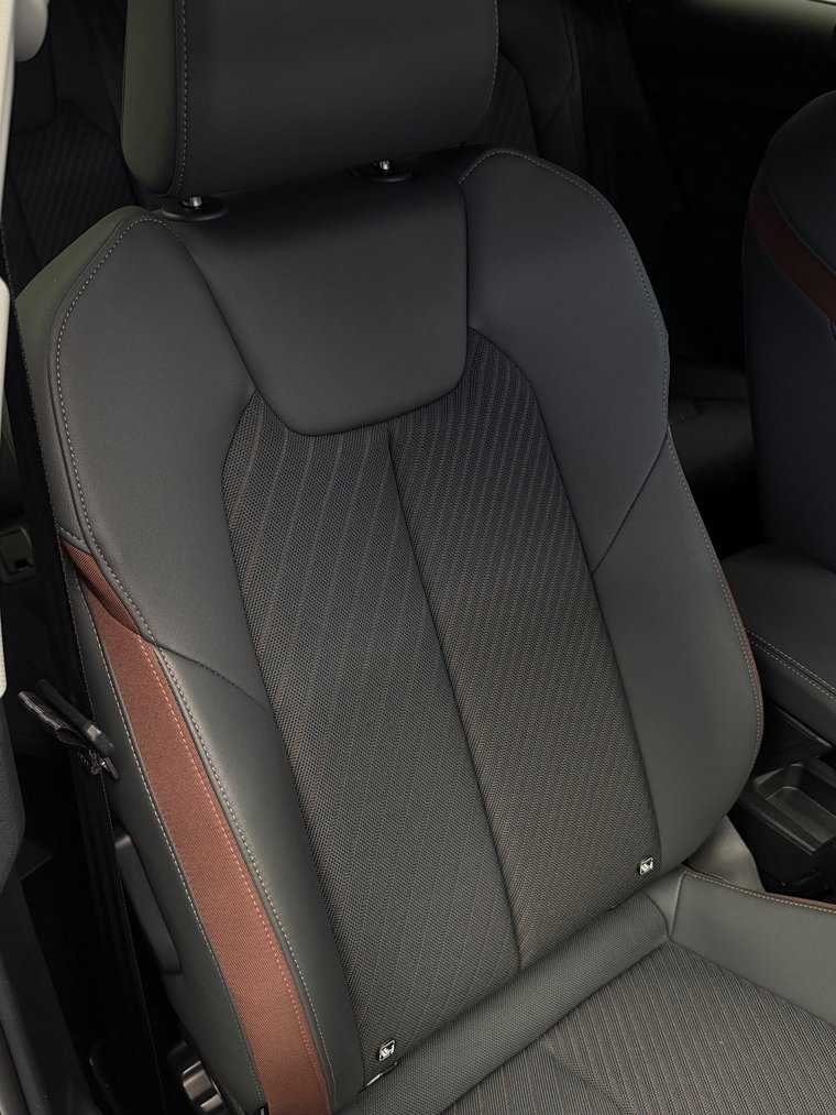 Vehicle Image 39