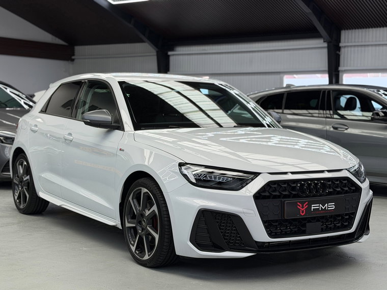 Vehicle Image 6