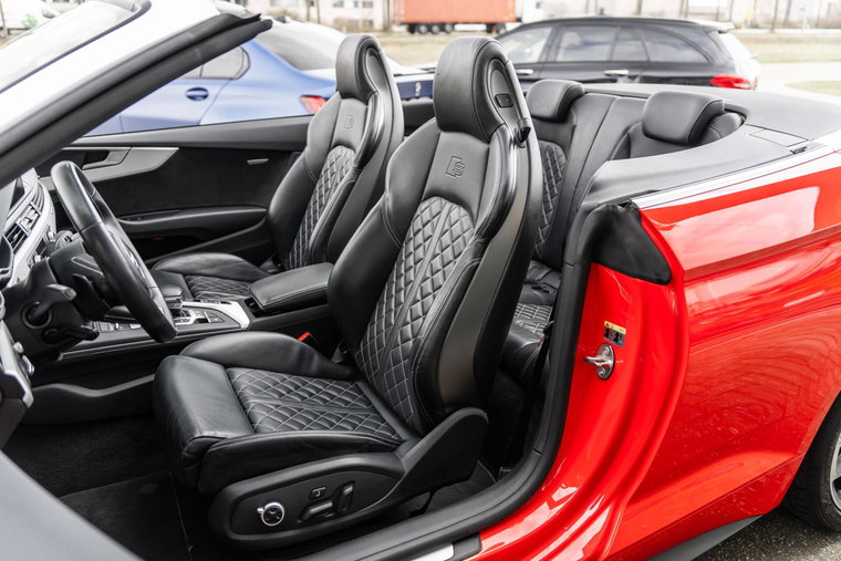 Vehicle Image 21