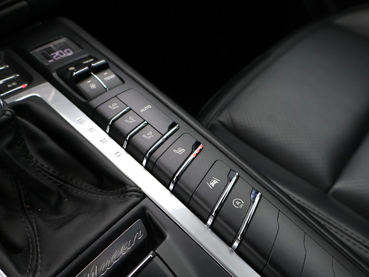 Vehicle Image 37