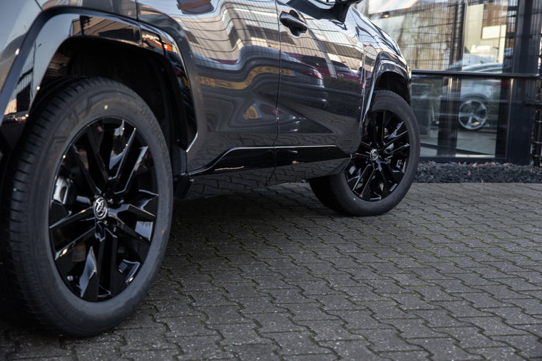 Vehicle Image 5