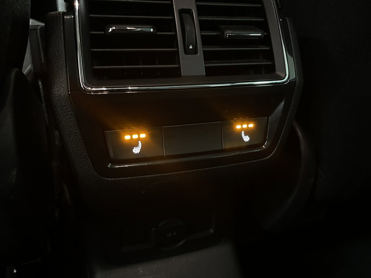 Vehicle Image 28