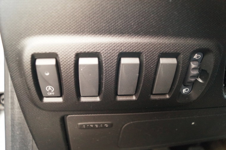 Vehicle Image 25