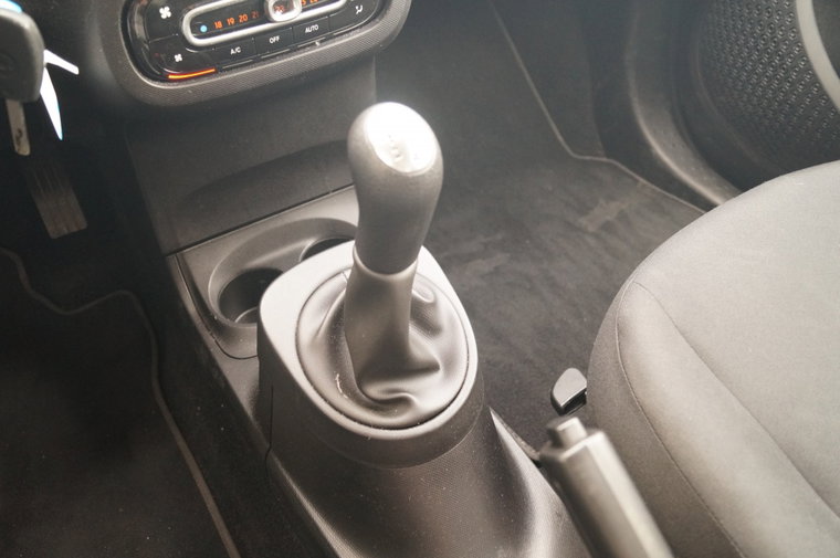 Vehicle Image 27