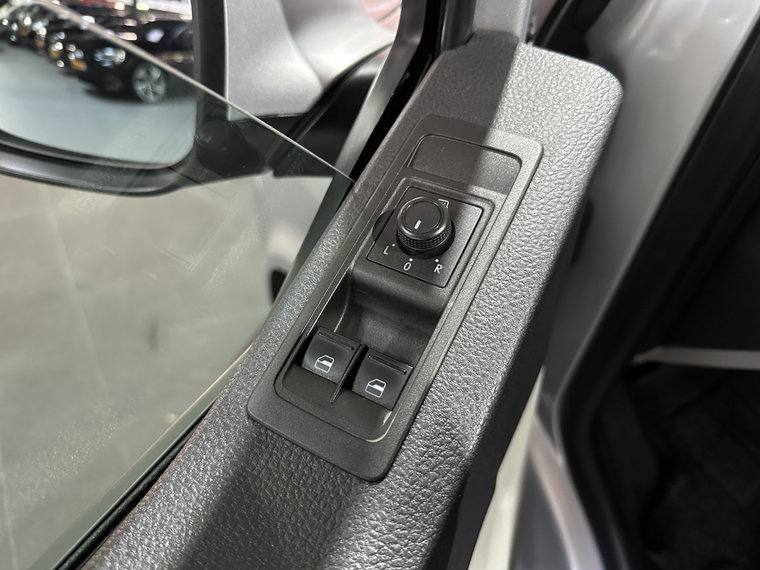 Vehicle Image 28