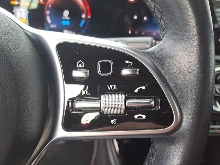 Vehicle Image 33