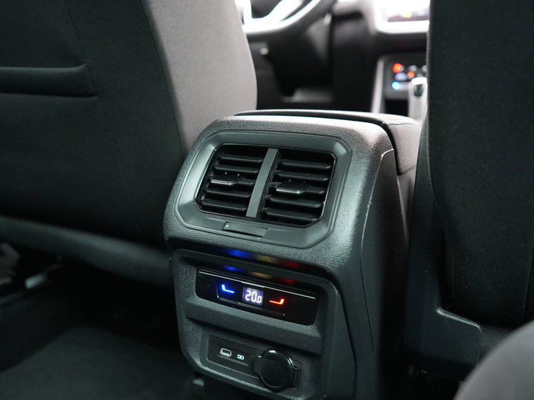 Vehicle Image 32