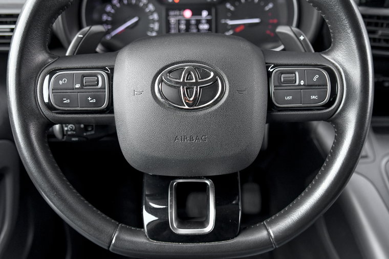 Vehicle Image 17