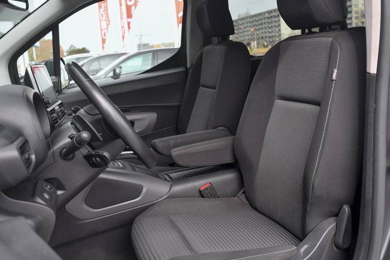 Vehicle Image 19