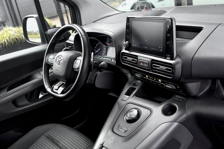 Vehicle Image 21