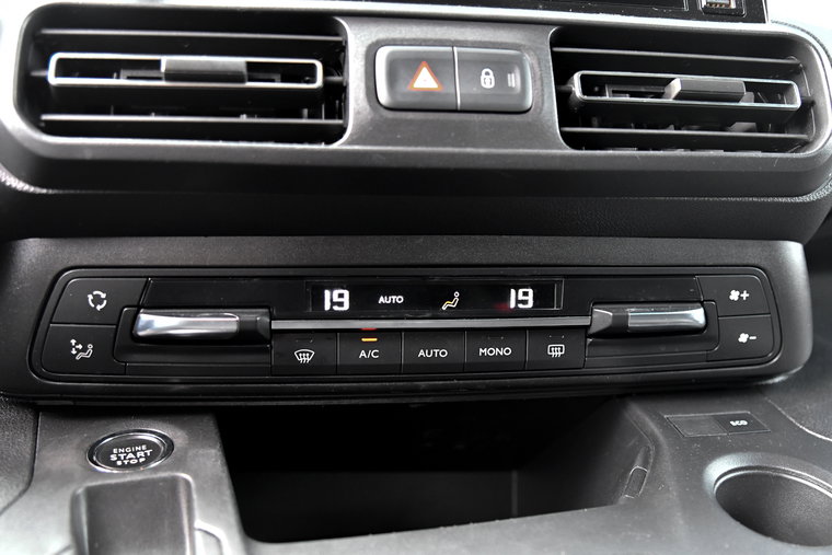 Vehicle Image 29