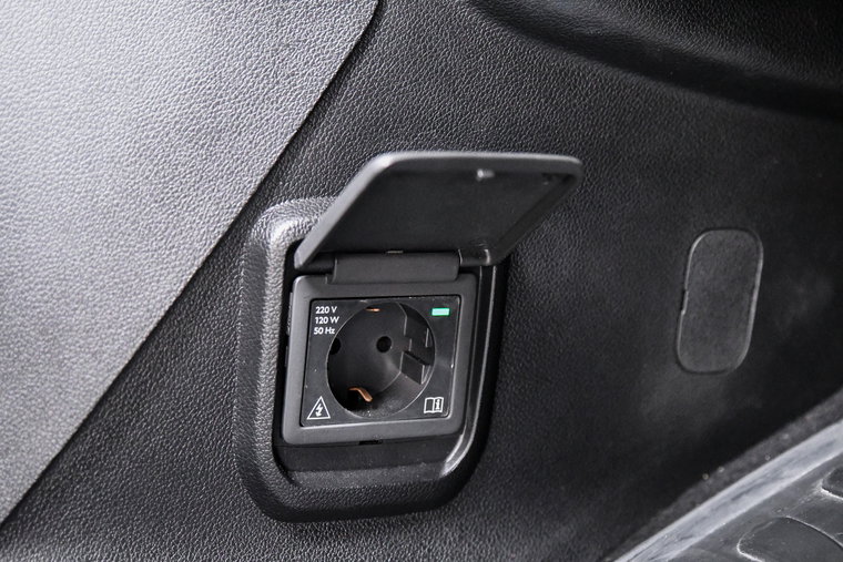 Vehicle Image 30