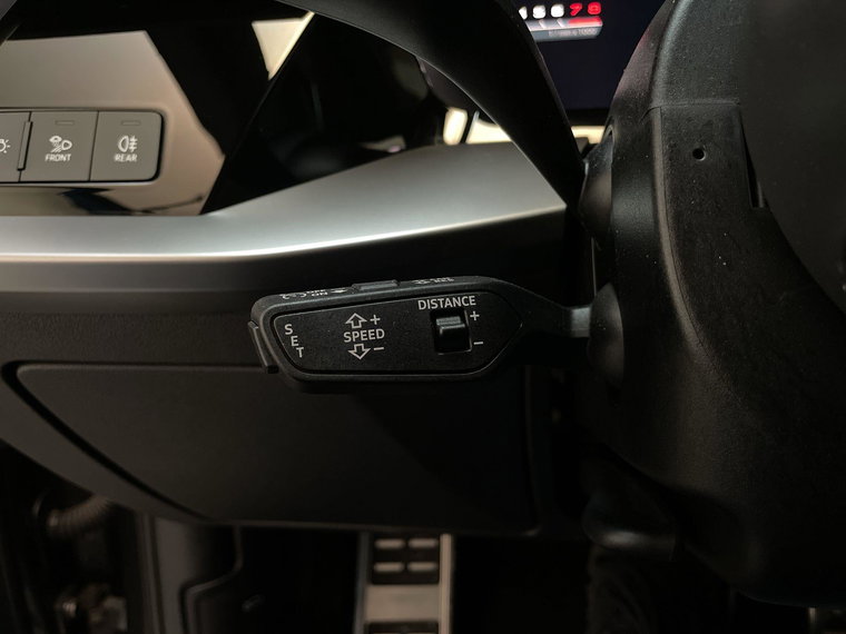 Vehicle Image 26