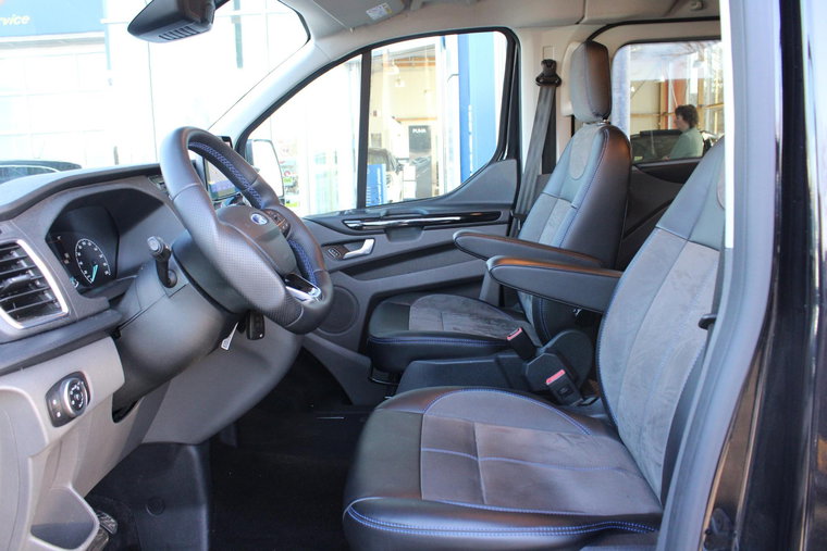 Vehicle Image 10