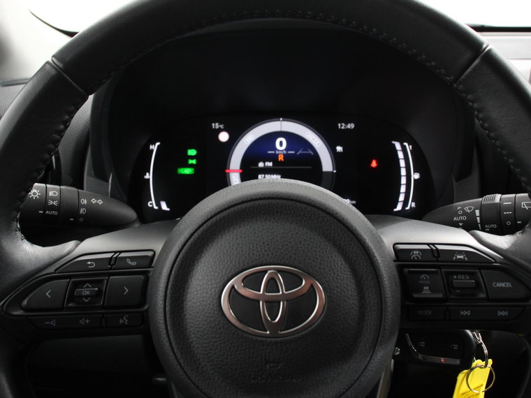 Vehicle Image 15