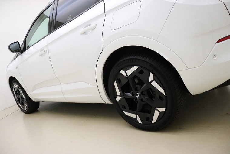 Vehicle Image 19