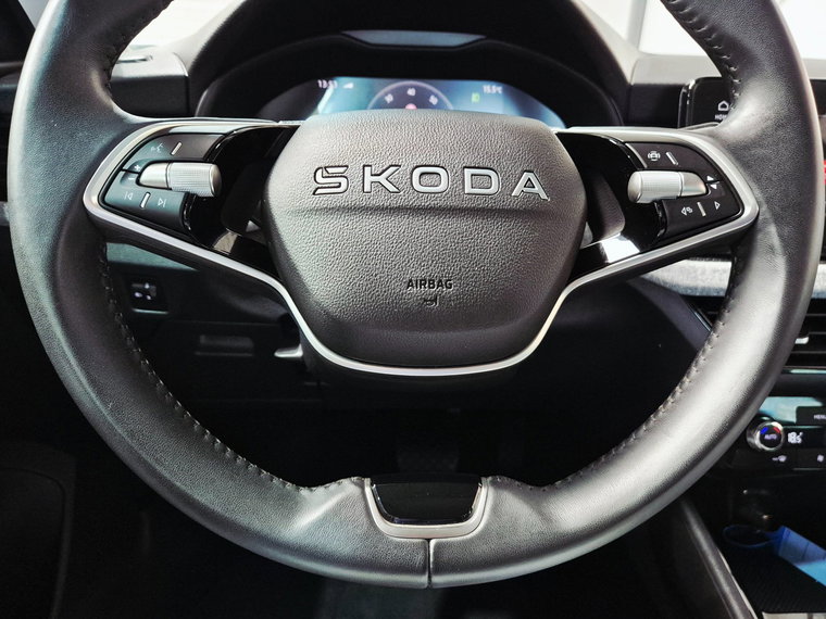 Vehicle Image 23