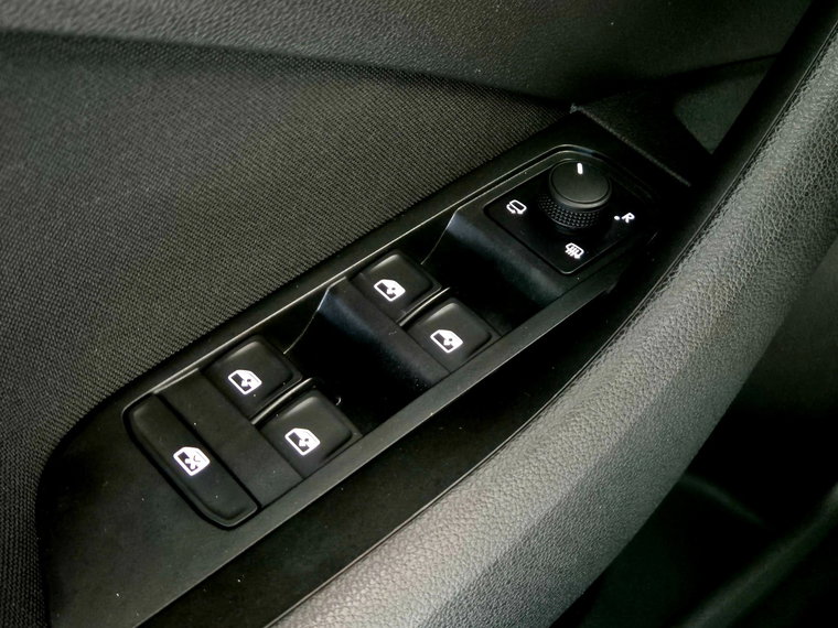 Vehicle Image 34