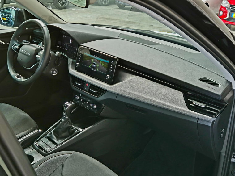Vehicle Image 38
