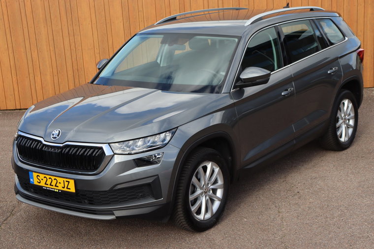 Vehicle Image 6