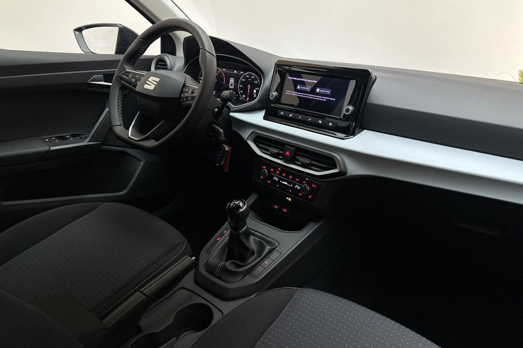 Vehicle Image 12