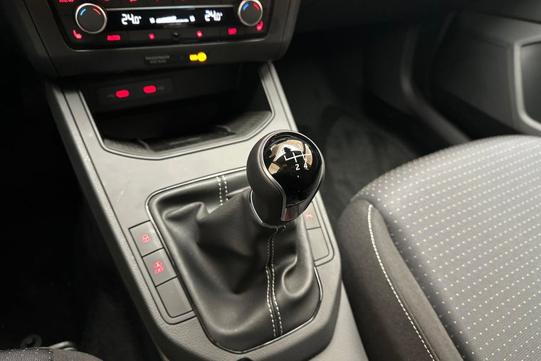 Vehicle Image 28