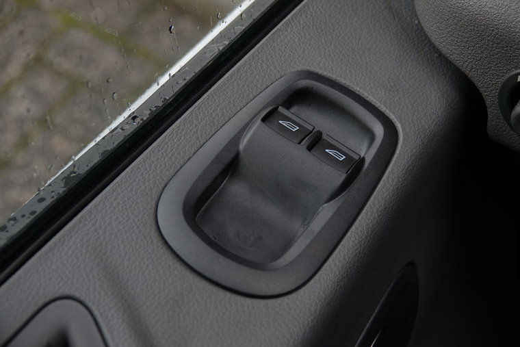 Vehicle Image 28