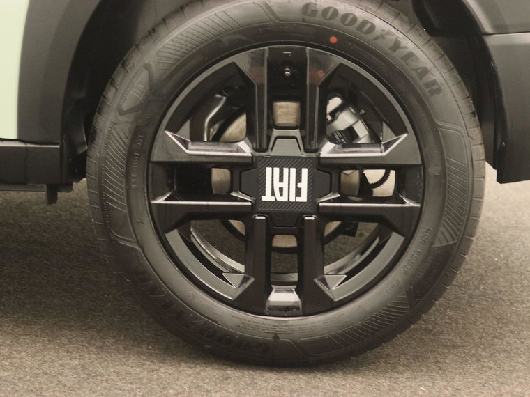 Vehicle Image 17