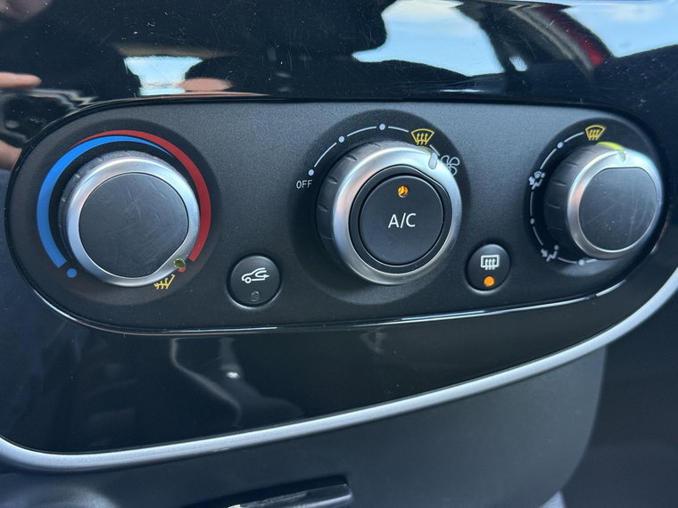 Vehicle Image 24